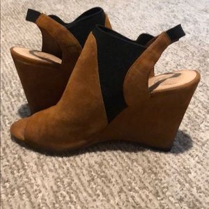 Vince Camuto wedges
